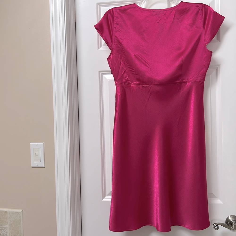 J. CREW NWT Pink Short Sleeve Satin Slip Dress with V-Neckline size 10 - Picture 3 of 9
